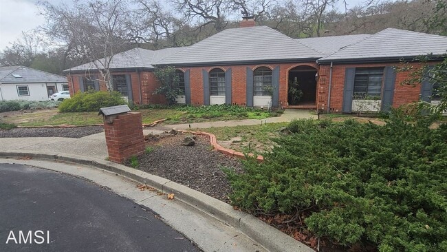 Building Photo - 5 br, 3 bath House - 138 Virginia Court