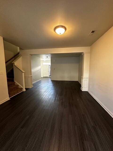 Building Photo - 326 Norwalk Way