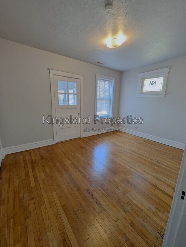 Foto del edificio - 4982 Oleatha Ave