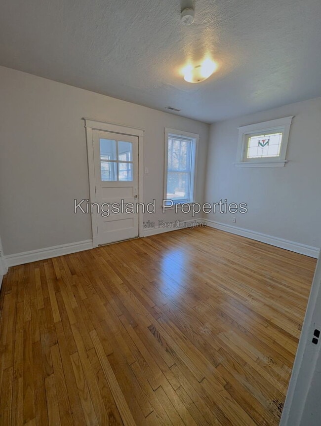 Building Photo - 4982 Oleatha Ave