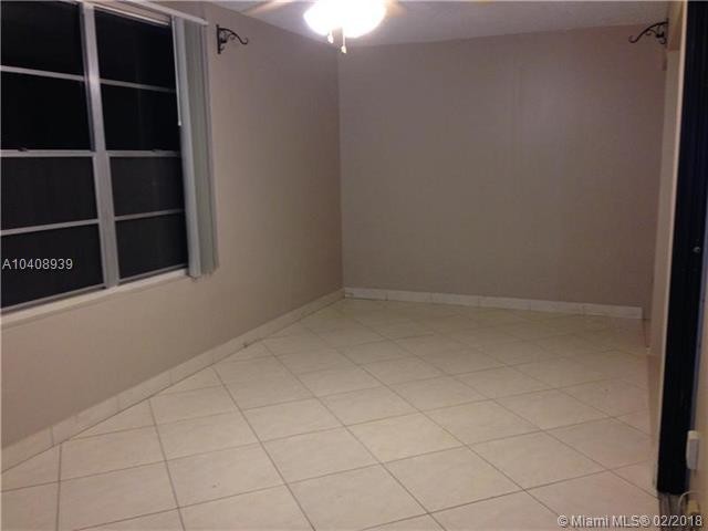 Foto del edificio - 2531 NE 10th Ct