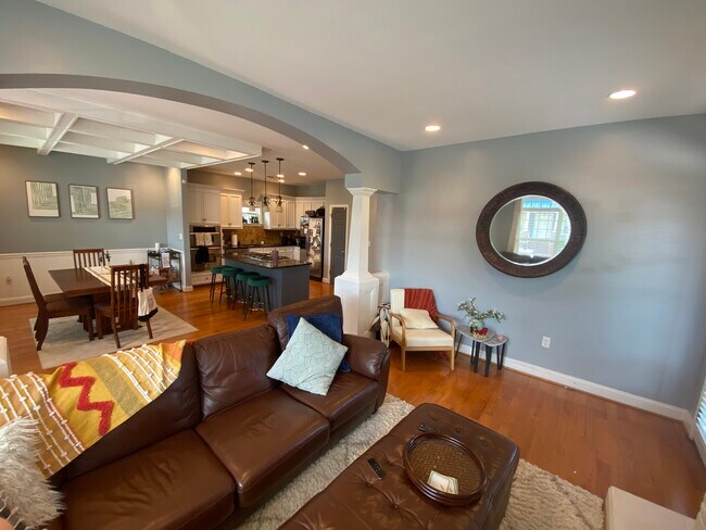 Foto del edificio - 1215 Pine St