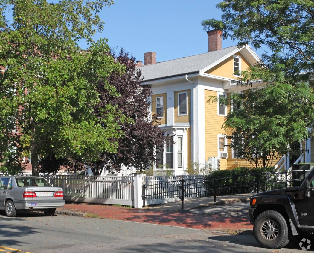 Building Photo - 277 Harvard St