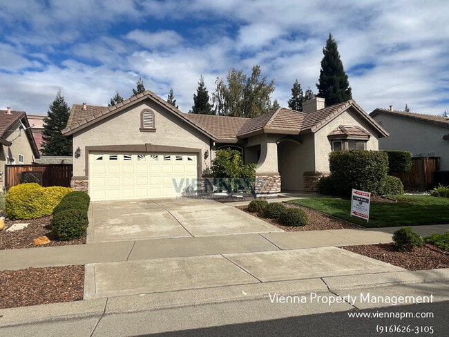 Building Photo - 440 Crestfield Cir
