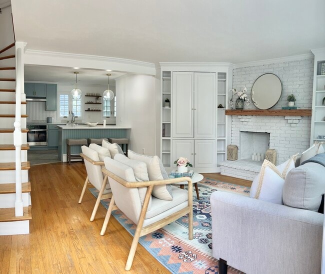 Living room to kitchen view - 18 Central St