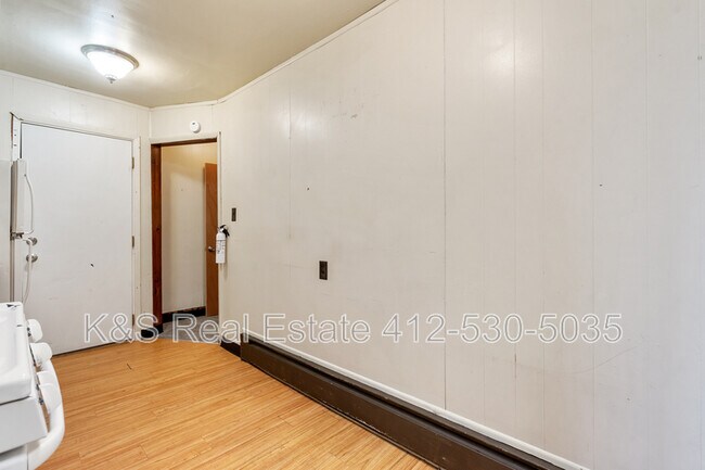 Building Photo - 445-445 Library St