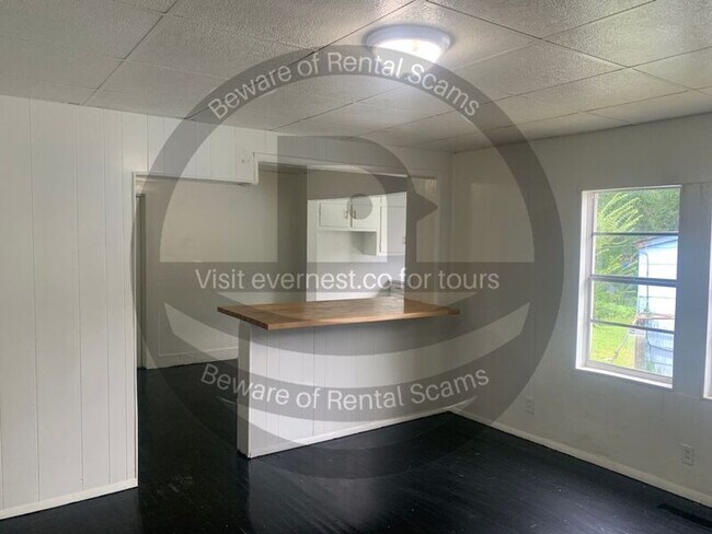 Foto del edificio - 1325 Sloan Ave