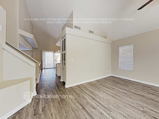 Foto del edificio - 3724 Beacon Point St