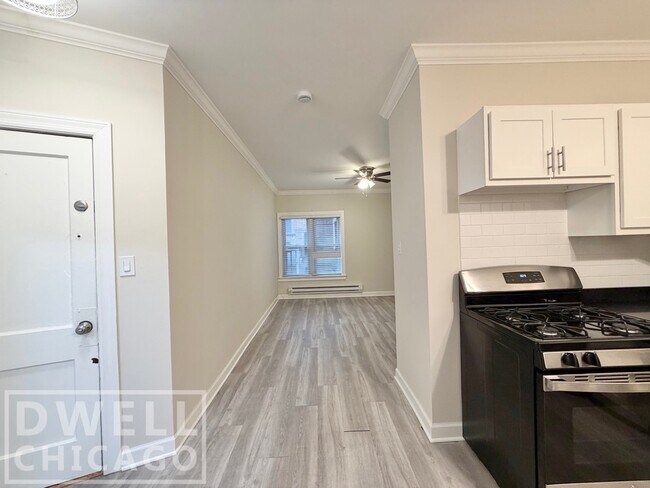 Foto del edificio - 732 W Roscoe St