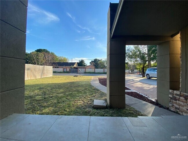 Foto del edificio - 604 W Hackberry Ave