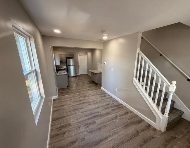 Building Photo - 404 Sharp St