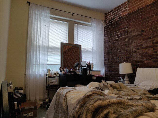 Foto del edificio - 1405 Beacon St