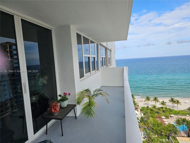 Foto del edificio - 2030 S Ocean Dr