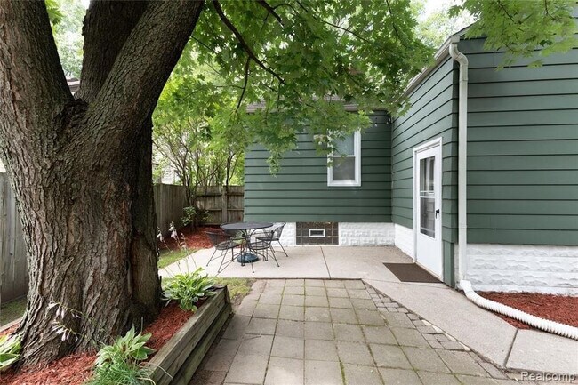 Foto del edificio - 914 N Maple Ave