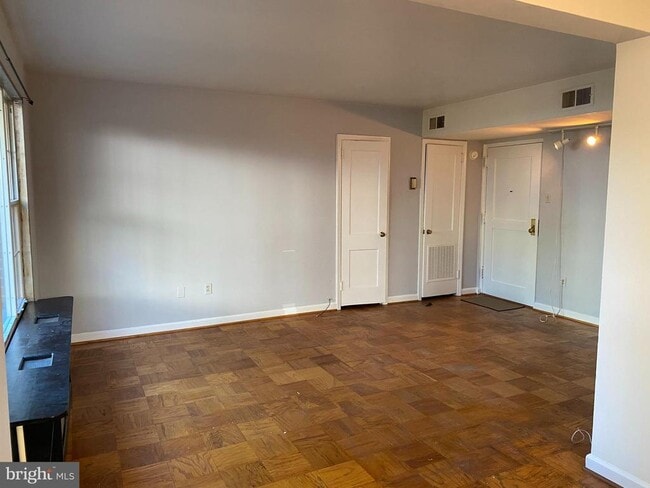 Building Photo - 1300 N Meade St