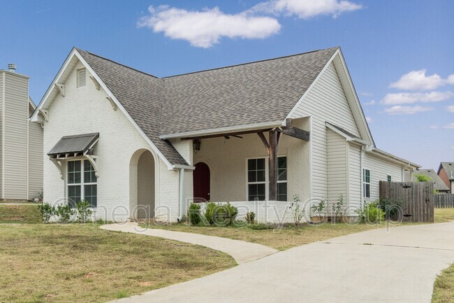 Building Photo - 903 Valley Cir