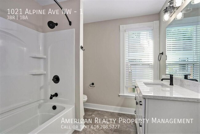 Foto del edificio - 1021 Alpine Ave NW