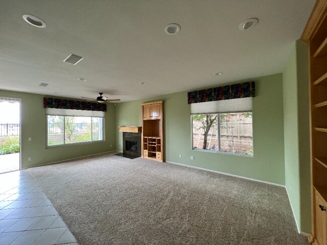 Building Photo - 5623 Glenstone Way