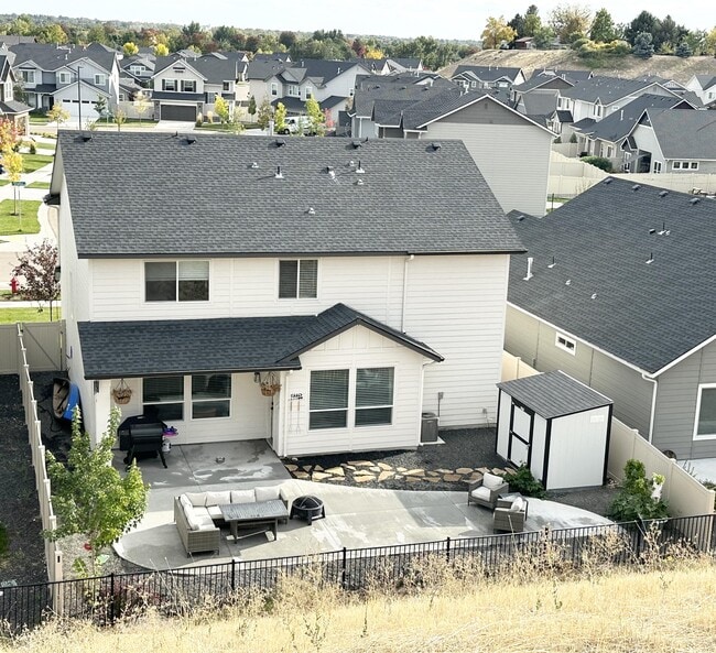 Building Photo - 2592 E Stella Dr