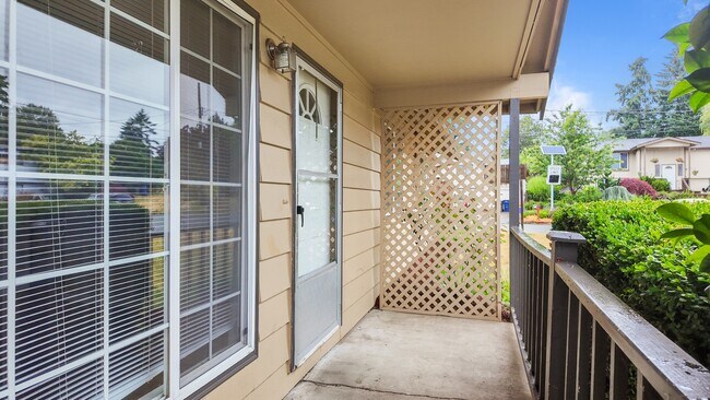 Building Photo - Charming 3BR Home with Massive Fenced in Yard