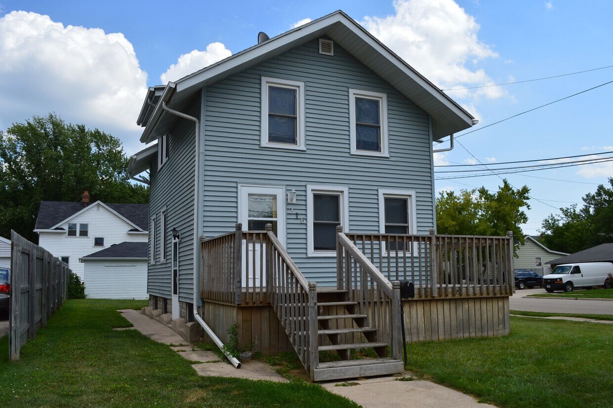 Foto principal - 216 Oak St