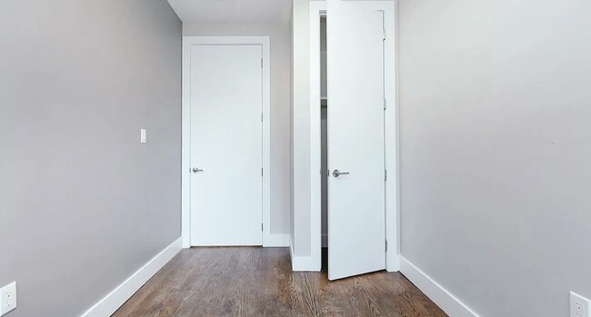 Foto del edificio - 294 Powers St