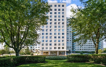 Building Photo - 10500 Rockville Pike