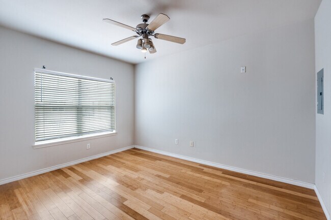 Foto del edificio - 3102 Kings Rd