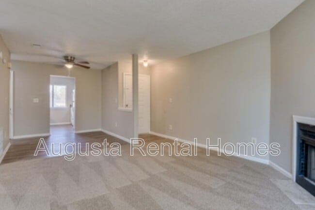 Building Photo - 2814 Thomas Ln
