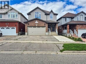 Building Photo - 128 Udvari Crescent