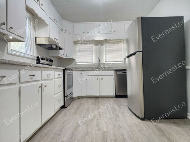 Foto del edificio - 1682 Altadena Pl SW