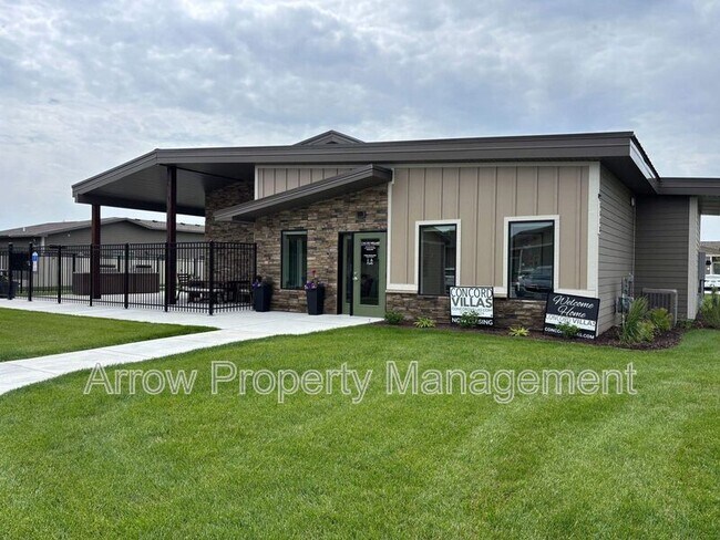 Building Photo - 1215 Claude Rd