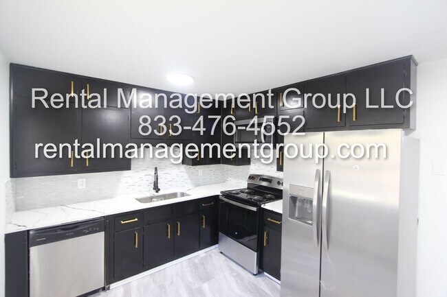 Foto del edificio - Awesome Remodel on this 3 Bedroom 2 Bath Home!  Better Hurry To See This One!!