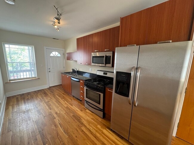 Building Photo - 3650 W Berteau Ave