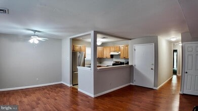 Building Photo - 2166 Birch Dr
