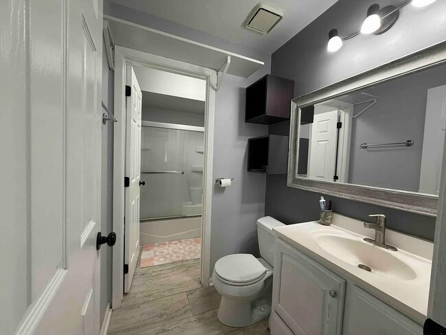 Building Photo - 8 Echo Ct