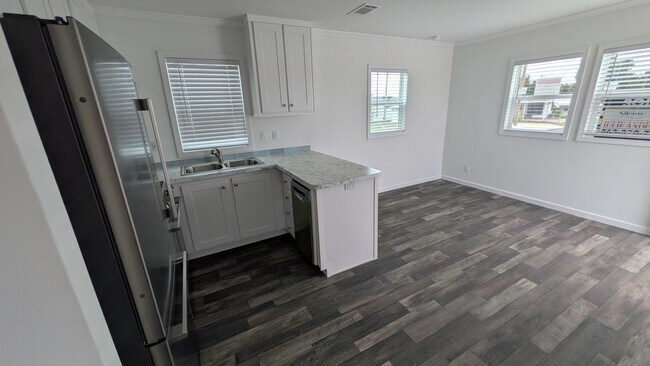 Foto del edificio - 4320 Dundee Rd