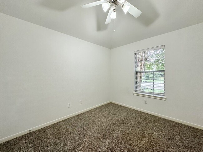 Building Photo - 73 E Montfair Blvd