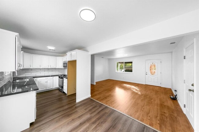 Foto del edificio - 7748 Wachtel Way