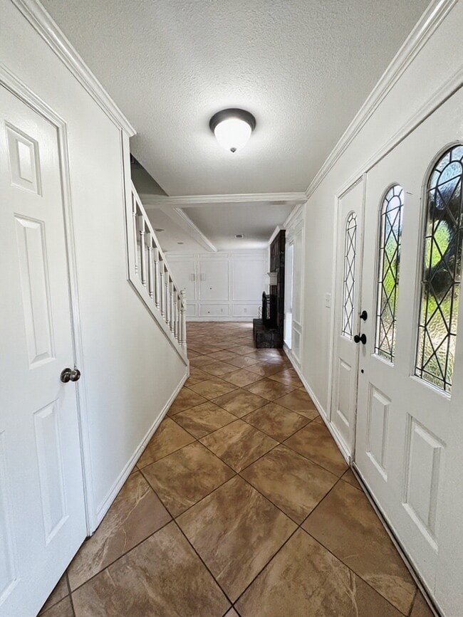 Building Photo - 3934 Cypress Lake Dr