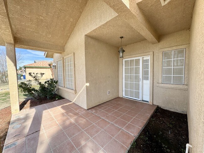 Foto del edificio - 20796 Village Pkwy