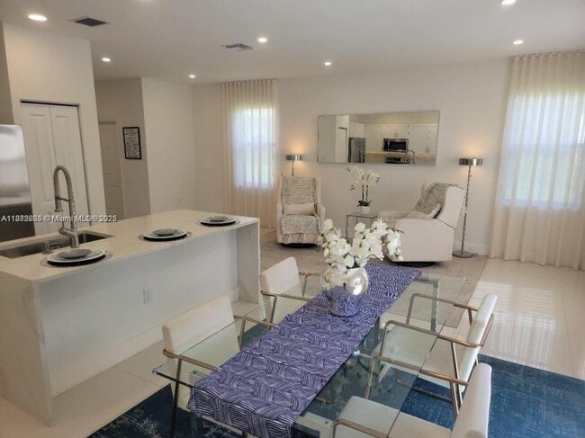 Foto del edificio - 4 bedroom in Miami Gardens FL 33179