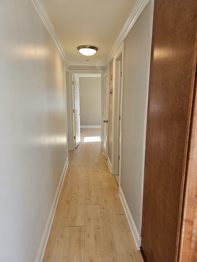 Building Photo - 113 E St