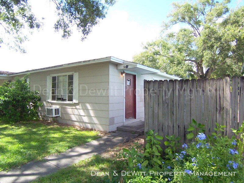 Affordable 1/1 Duplex Apartment for Rent in Saint Petersburg, FL
