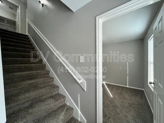 Building Photo - 7310 Foxbrook Dr
