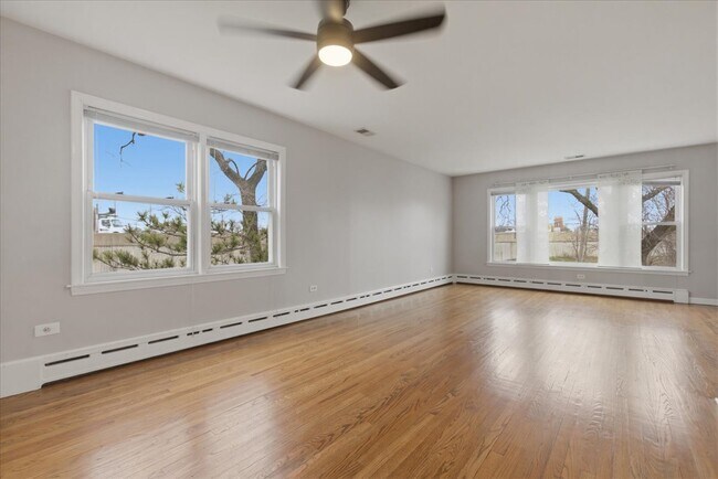 Photo - 3018 N Whipple St Apartment