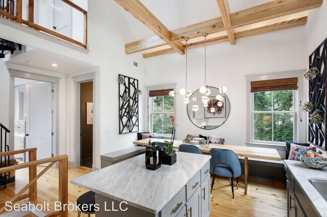 Building Photo - 521 E Bolton St