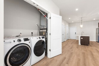 Building Photo - Milliner Lofts