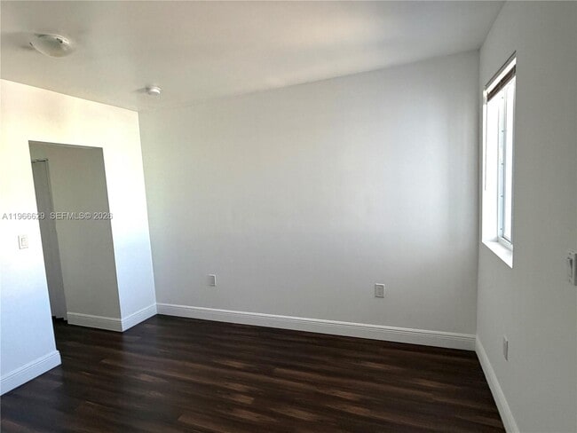 Foto del edificio - 540 NW 7th St