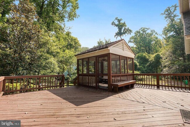 Foto del edificio - 2310 Cool Spring Rd